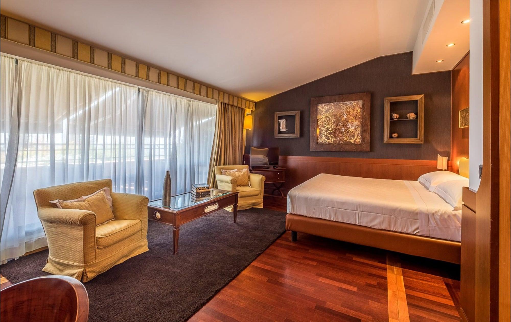Hotel Bv Grand 4*